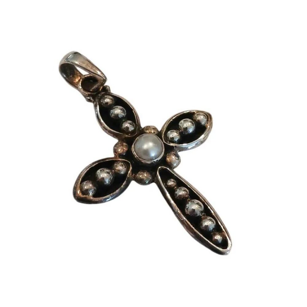 SILPADA STERLING CROSS pendant